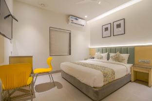 hotel yellow courtyard unit of rvs