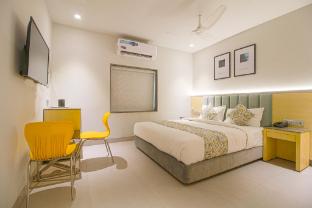 hotel yellow courtyard unit of rvs