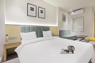 hotel yellow courtyard unit of rvs