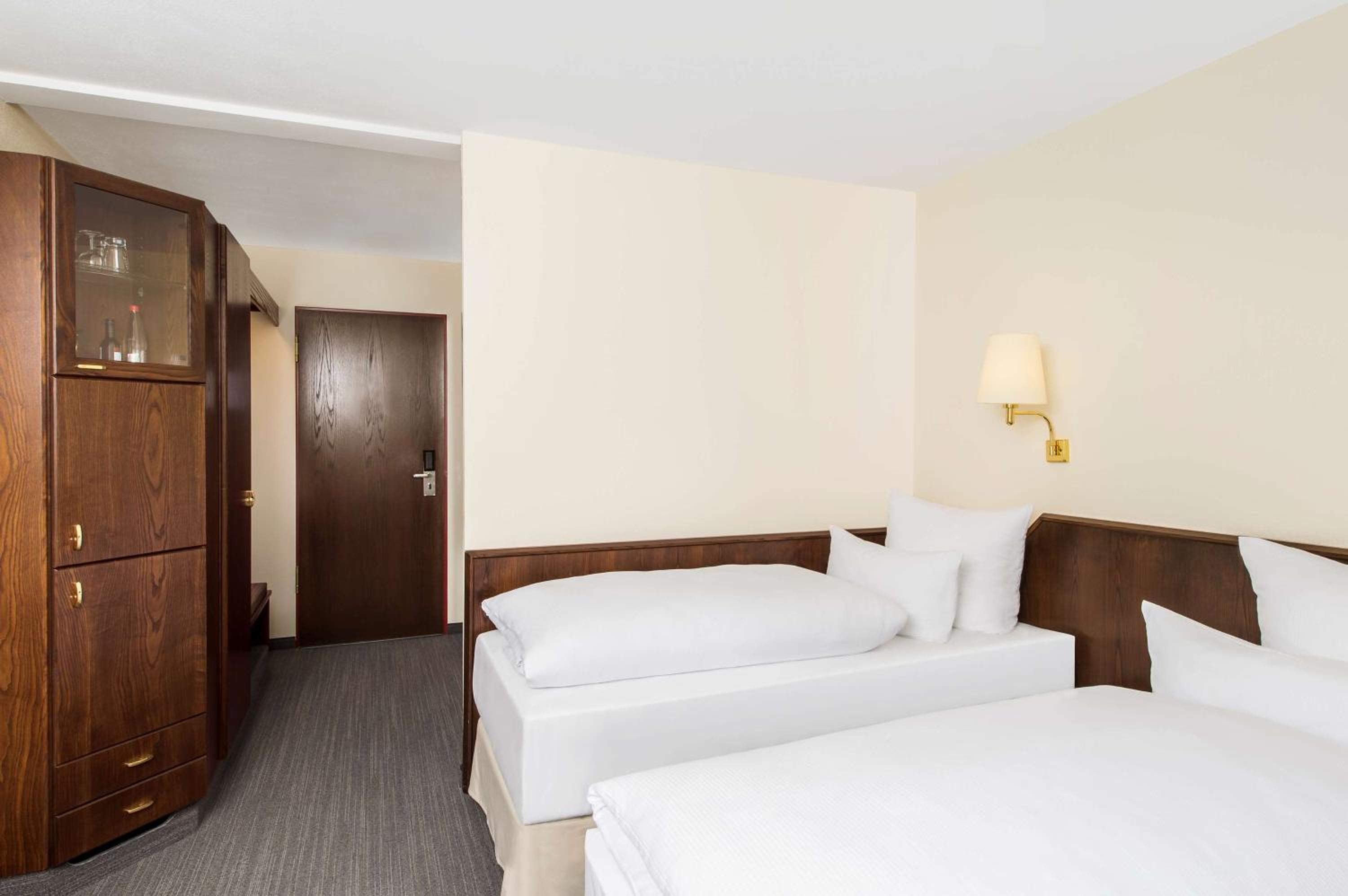 elaya hotel noerdlingen trademark by wyndham