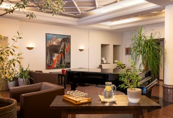 Elaya Hotel Noerdlingen, Trademark By Wyndham,,4 star