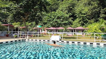 ekantam riverside resort