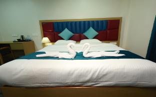 hotel abhiram inn
