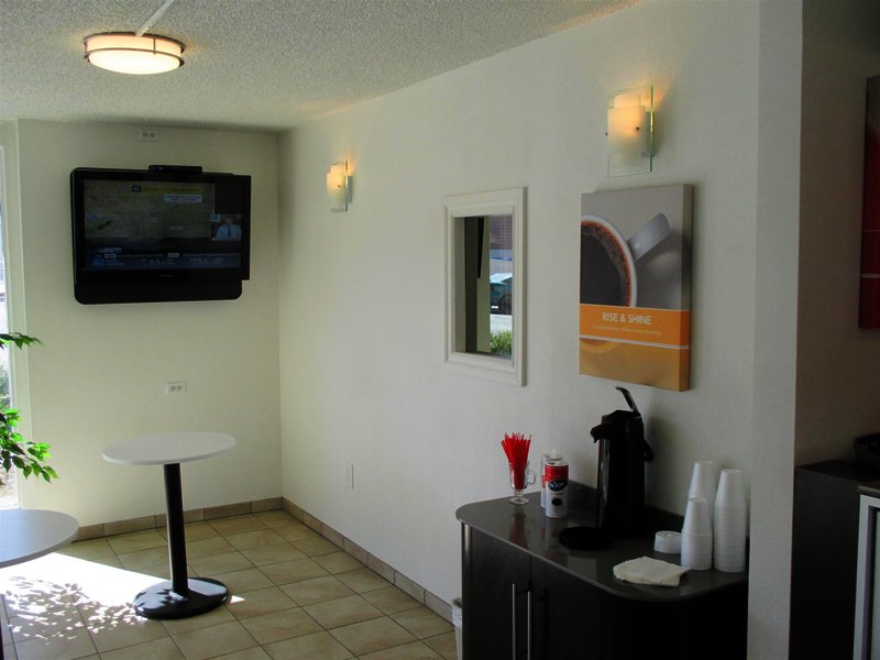 motel 6 butte mt historic city center