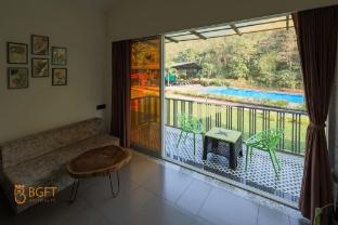 mountain woods farm stay