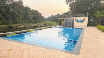 mountain woods farm stay