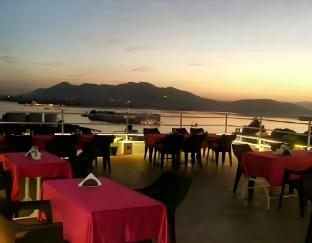 hotel saffron restaurant and bar