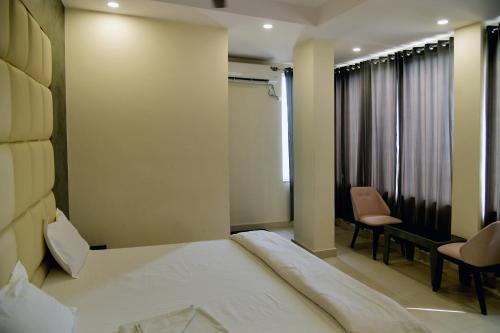 hotel m plaza dhulagar