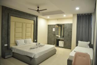 hotel m plaza dhulagar