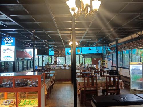 hill view hotel and lodging