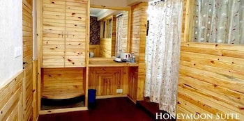 Maharaja Resorts,Parbal,3 star
