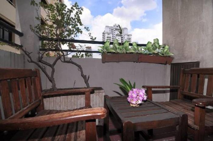 bangkok loft nana station