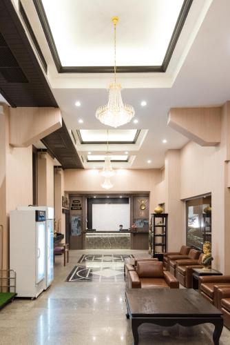 bangkok loft nana station