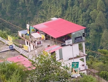Sarvaheet,,2 star