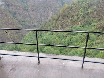 Sarvaheet,,2 star