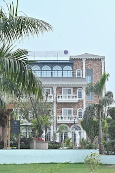 dharm resort