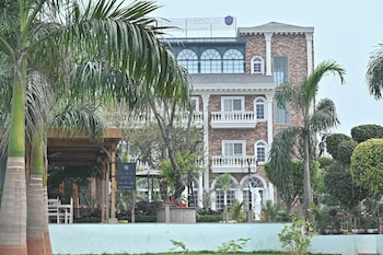 dharm resort