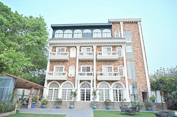 dharm resort