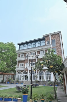 dharm resort