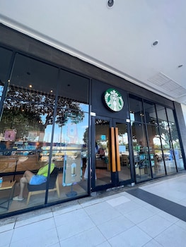 The Mactan Newtown Studio Staycation,,4 star