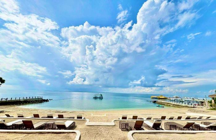 the mactan newtown studio staycation