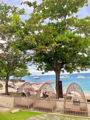 the mactan newtown studio staycation