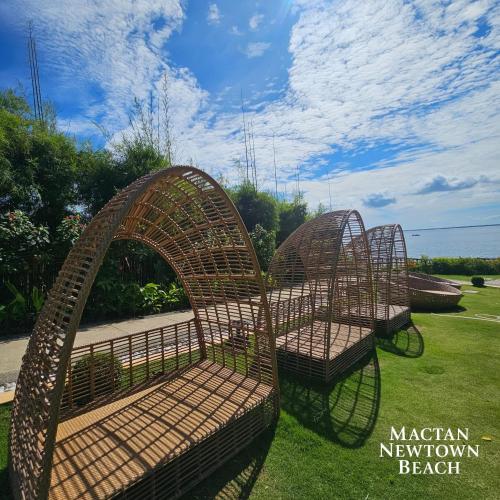 the mactan newtown studio staycation