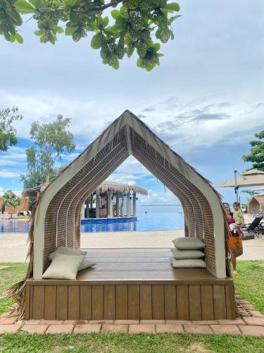 the mactan newtown studio staycation