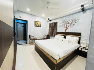 Hotel Bhakthanivas Residency,,5 star