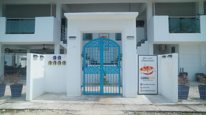 canal river riverfront homestay kota bharu
