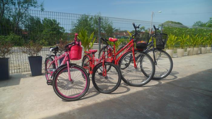 canal river riverfront homestay kota bharu