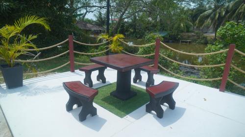 canal river riverfront homestay kota bharu