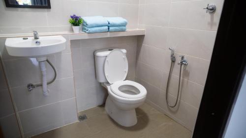 canal river riverfront homestay kota bharu