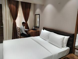 hotel leela