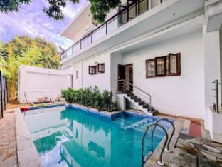 estro exilo villa