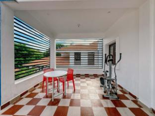 estro exilo villa