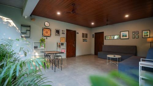 sort by stays siolim