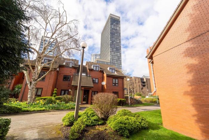 28 stokeway
