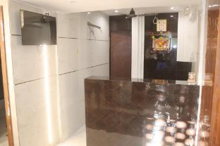 hotel chirag next