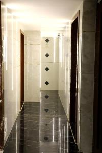 hotel chirag next