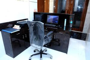 hotel chirag next