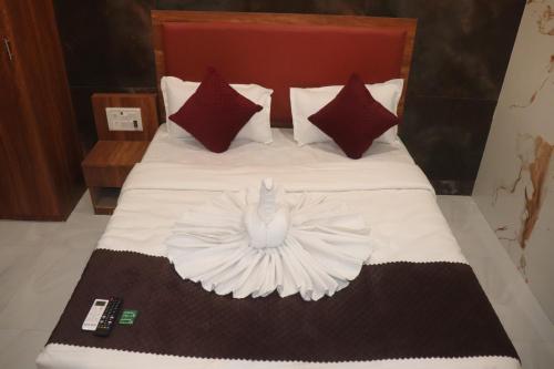 hotel chirag next