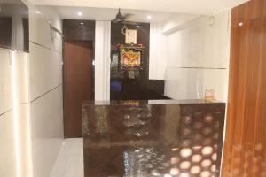 hotel chirag next