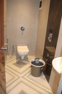 hotel chirag next