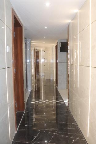 hotel chirag next