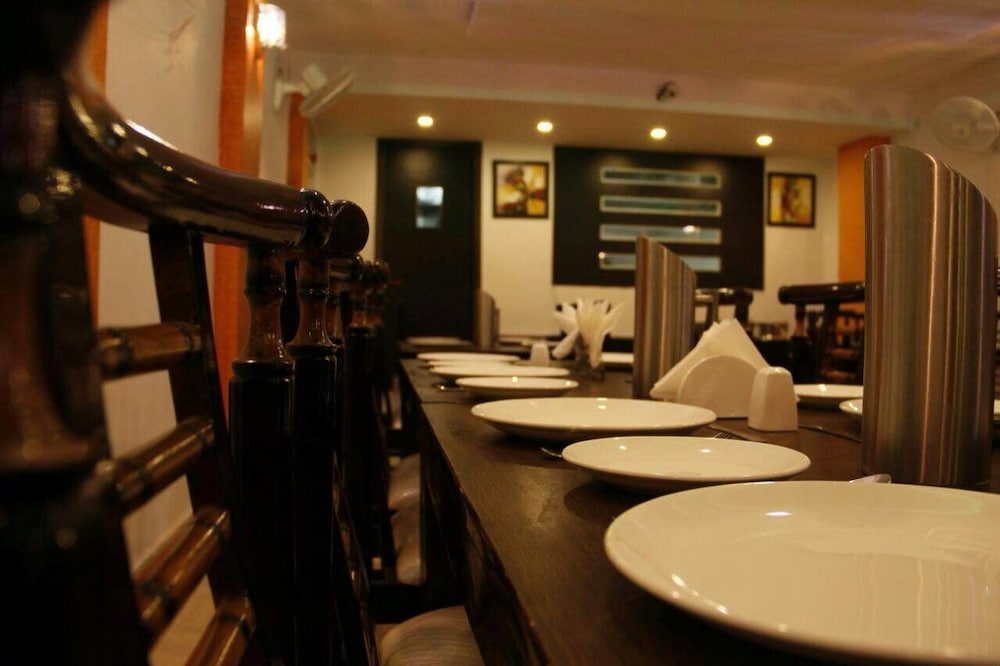 Green Palms Hotel,Devaprayag>>Choubattakhal,3 star