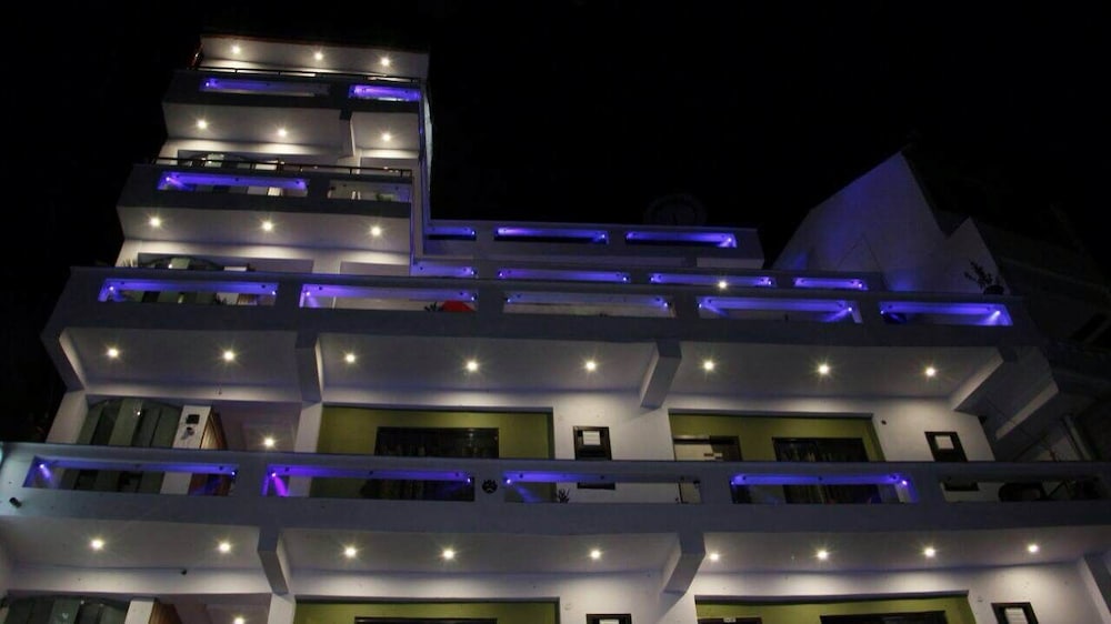 Green Palms Hotel,Devaprayag>>Choubattakhal,3 star