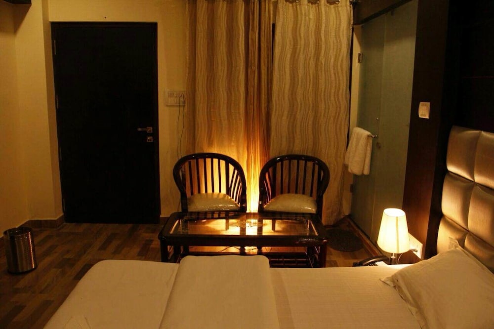 Green Palms Hotel,Devaprayag>>Choubattakhal,3 star