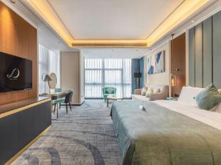 xana deluxe hotel qingyuan high speed railway station south bank park store