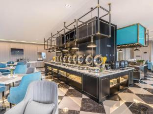 xana deluxe hotel qingyuan high speed railway station south bank park store